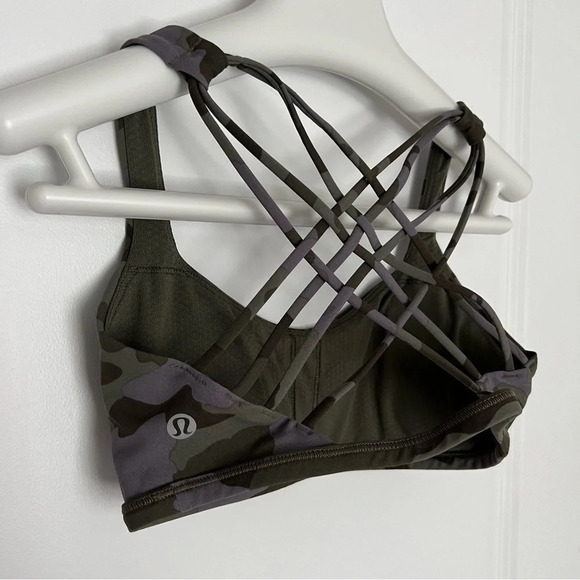 Lululemon Free to Be Bra
Wild *Light Support, A/B Cup - Heritage 365 Camo - Picture 7 of 8